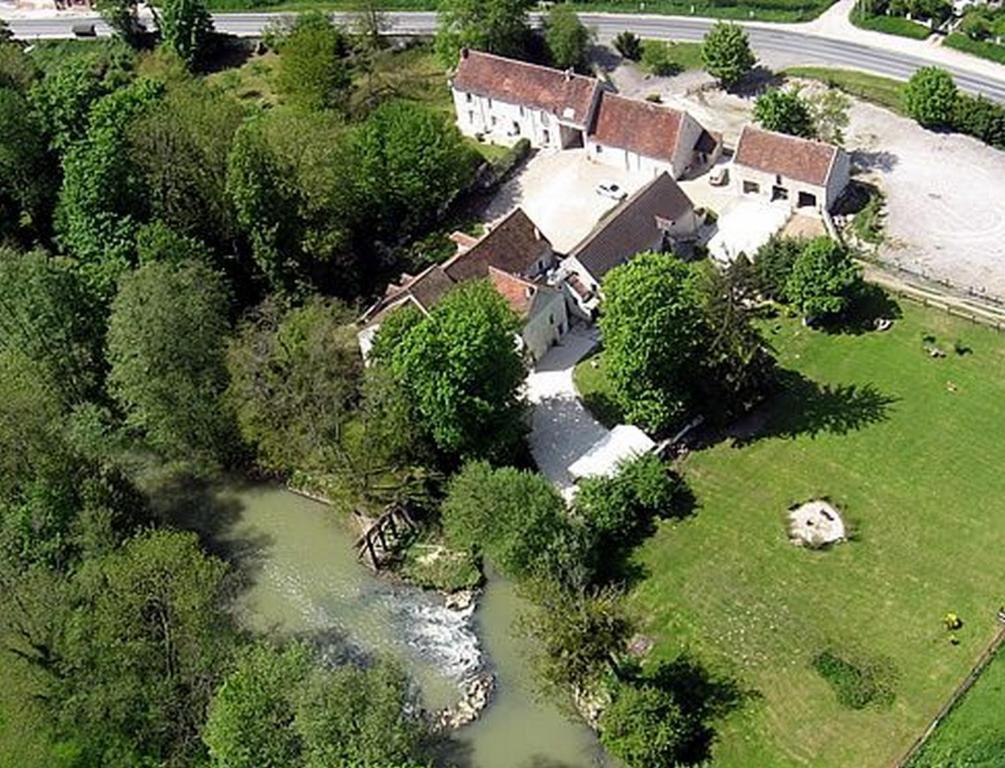 Le Moulin De Pommeuse Bed & Breakfast Exterior photo