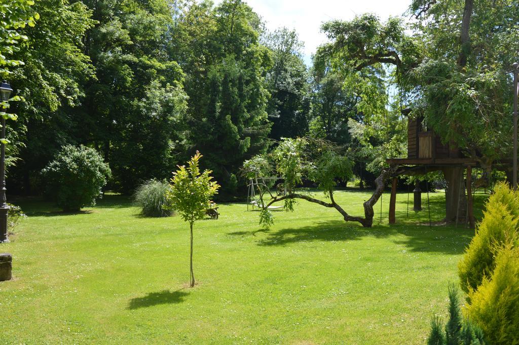 Le Moulin De Pommeuse Bed & Breakfast Exterior photo