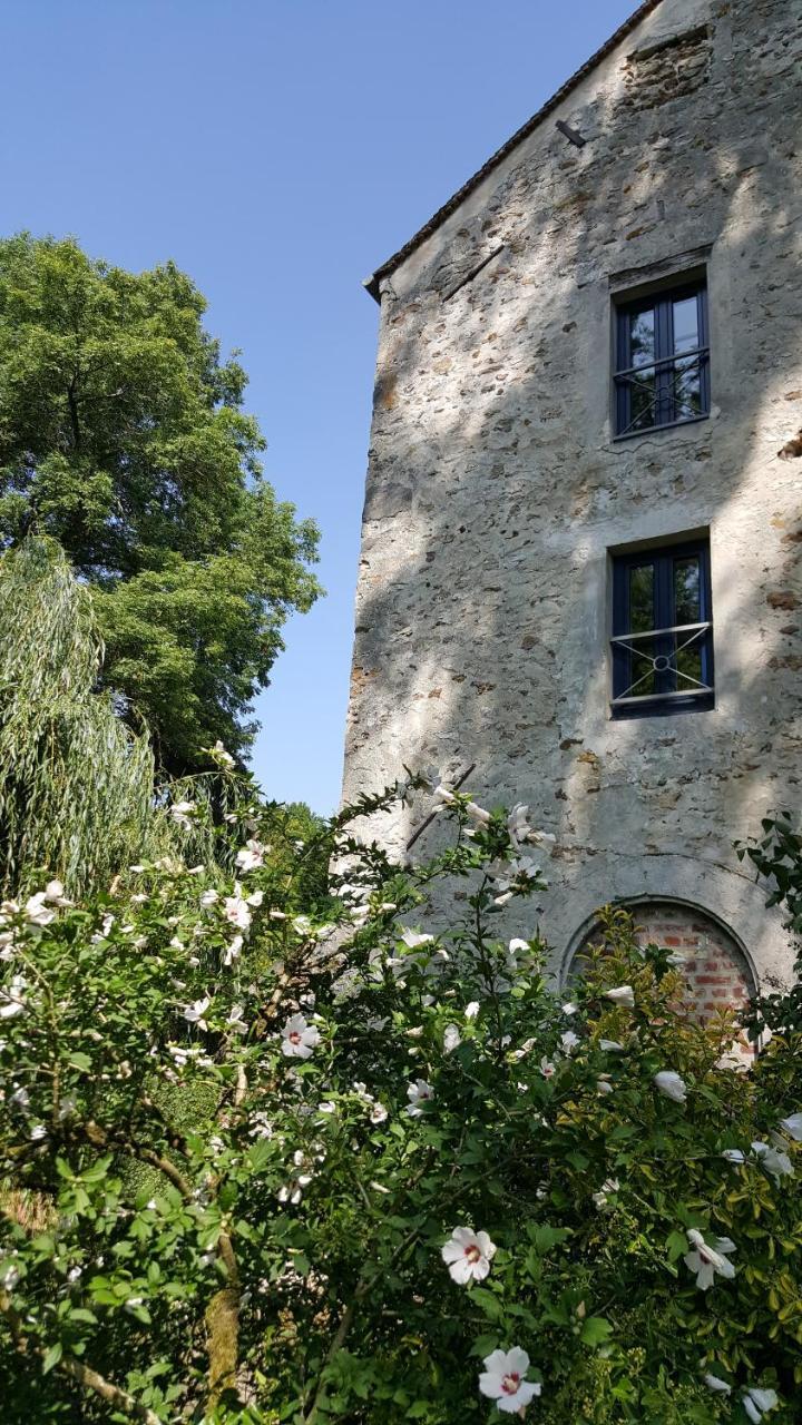 Le Moulin De Pommeuse Bed & Breakfast Exterior photo