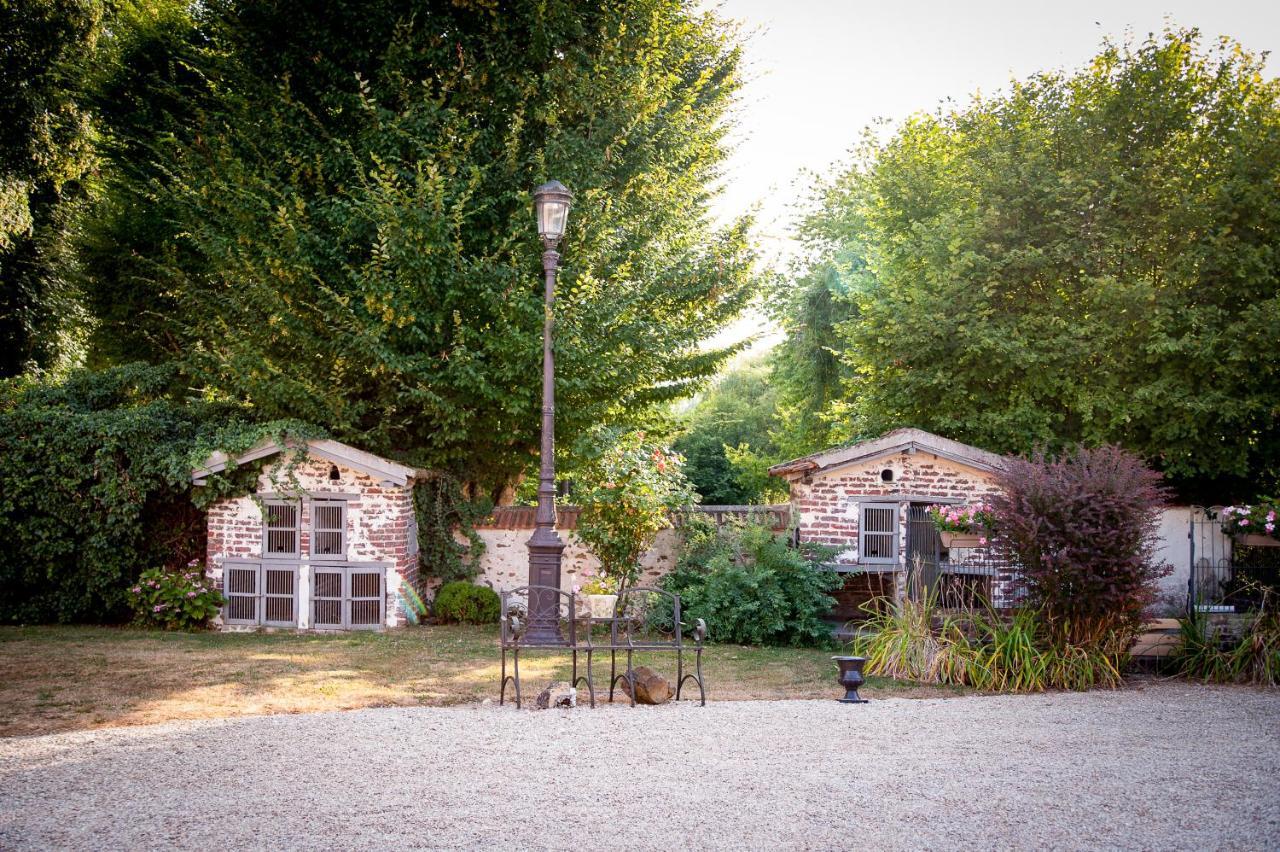 Le Moulin De Pommeuse Bed & Breakfast Exterior photo